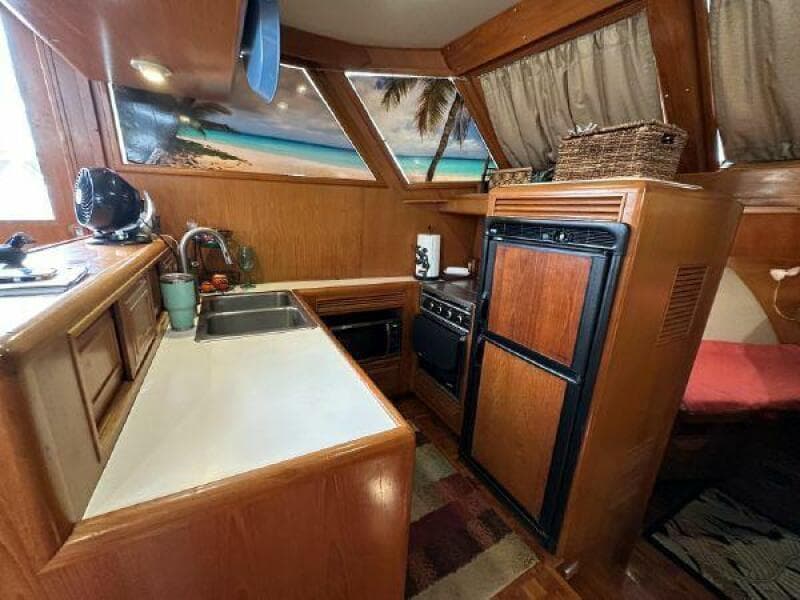 40 1991 Ocean Alexander 456 Knot Yet   Galley