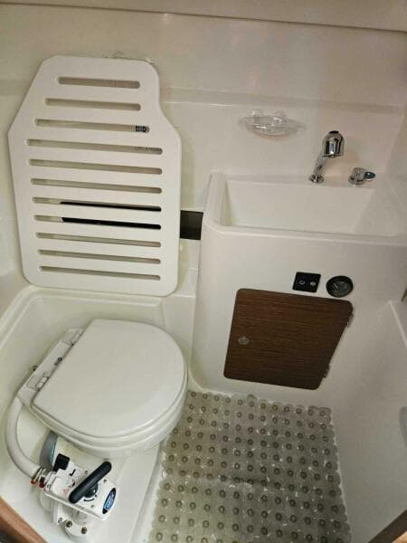 2023 Jeanneau NC795 S2