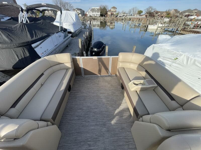 2024 Godfrey Sweetwater 2286 Split Bench