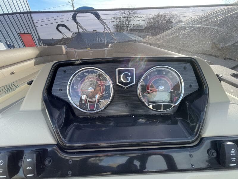 2024 Godfrey Sweetwater 2286 Split Bench