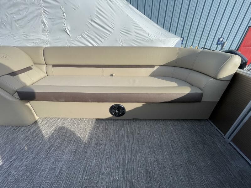 2024 Godfrey Sweetwater 2286 Split Bench