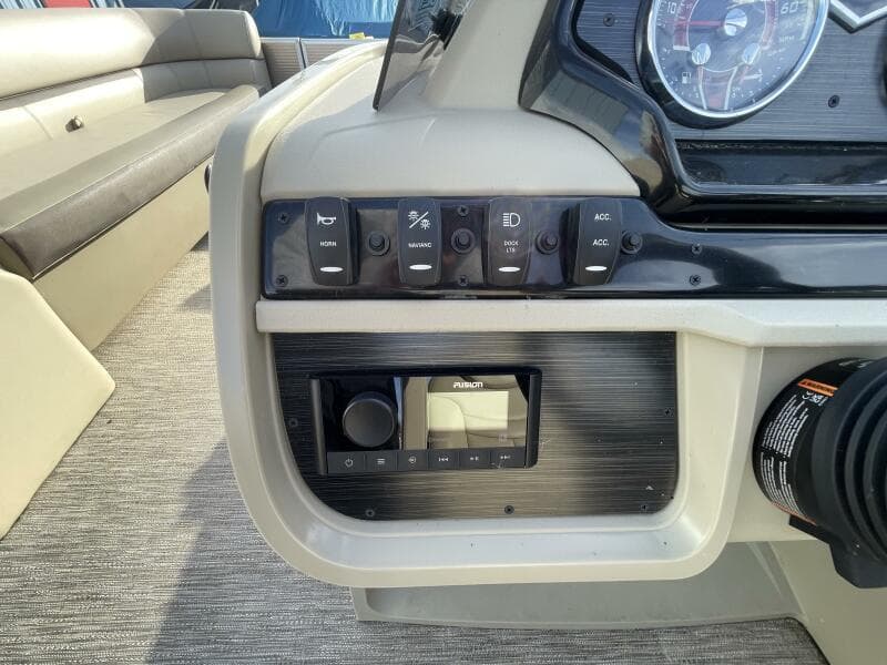 2024 Godfrey Sweetwater 2286 Split Bench