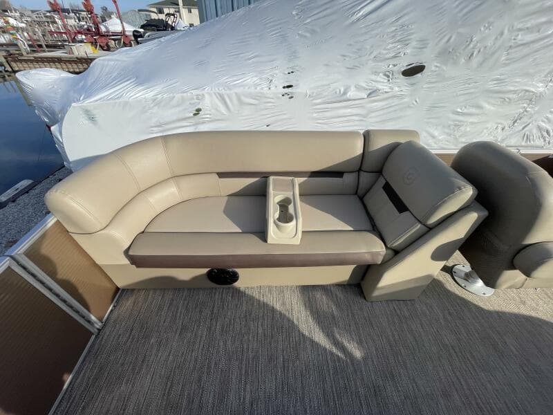 2024 Godfrey Sweetwater 2286 Split Bench