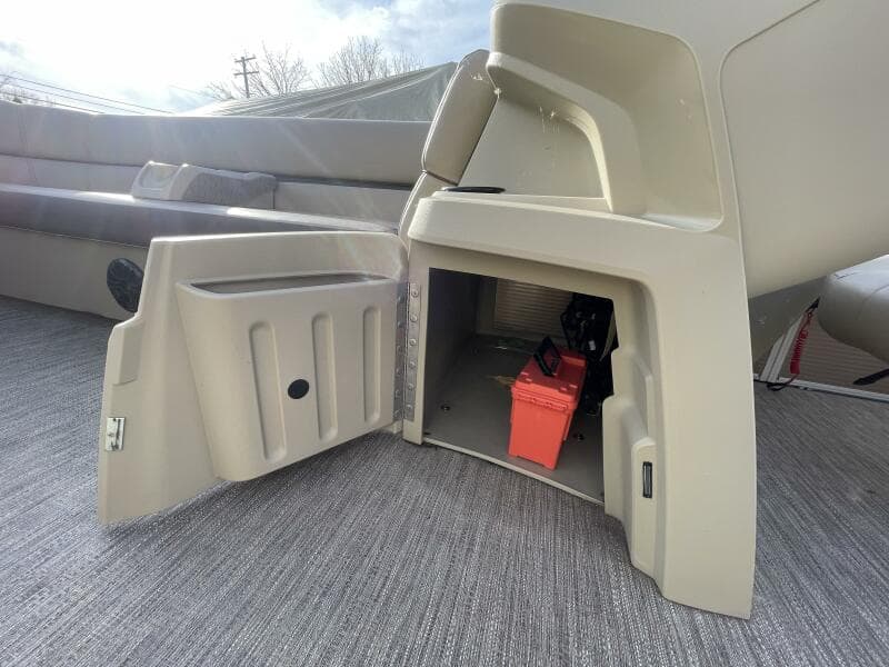 2024 Godfrey Sweetwater 2286 Split Bench