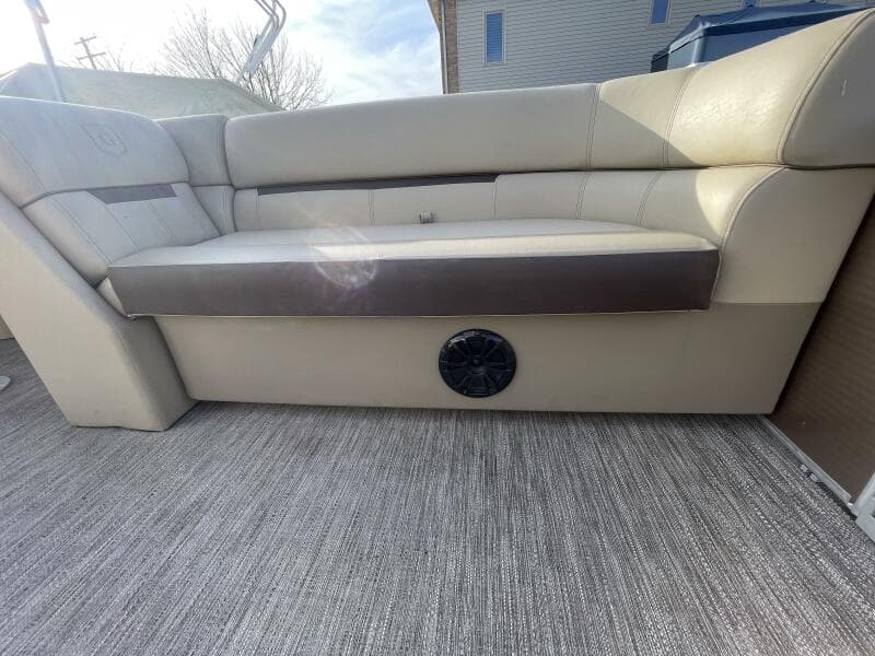 2024 Godfrey Sweetwater 2286 Split Bench