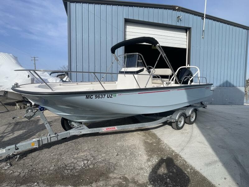 2024 Boston Whaler 210 Montauk