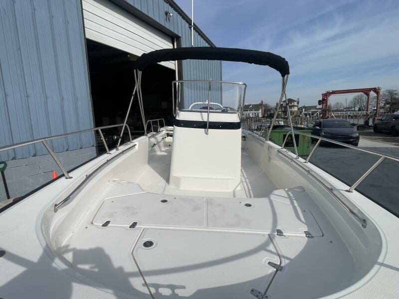 2024 Boston Whaler 210 Montauk