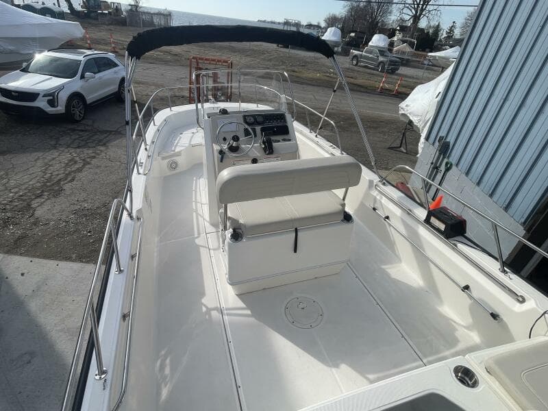2024 Boston Whaler 210 Montauk