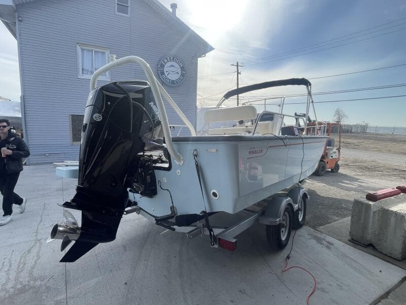 2024 Boston Whaler 210 Montauk