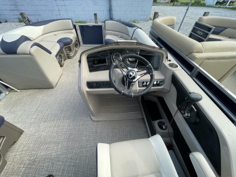 2023 Tahoe Pontoon LTZ 2385 Rear Fish
