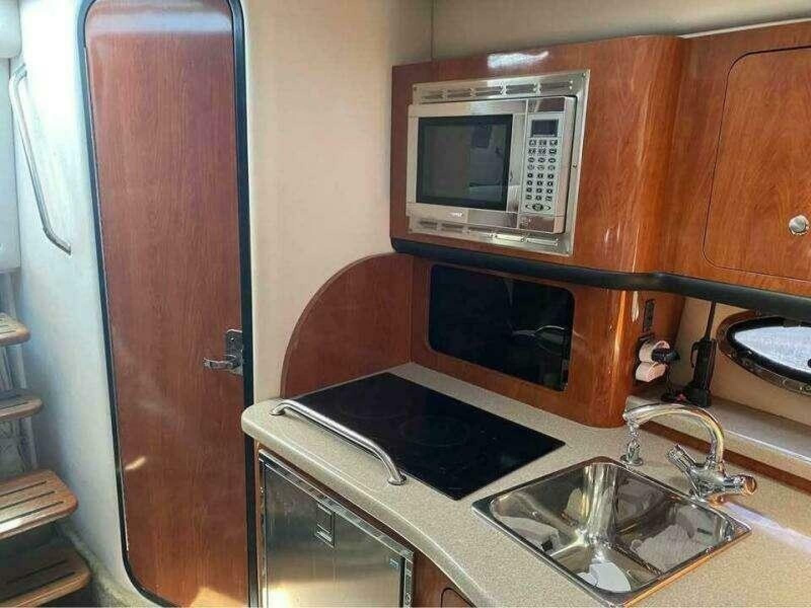 2006 Crownline 340 CR - Photo 9