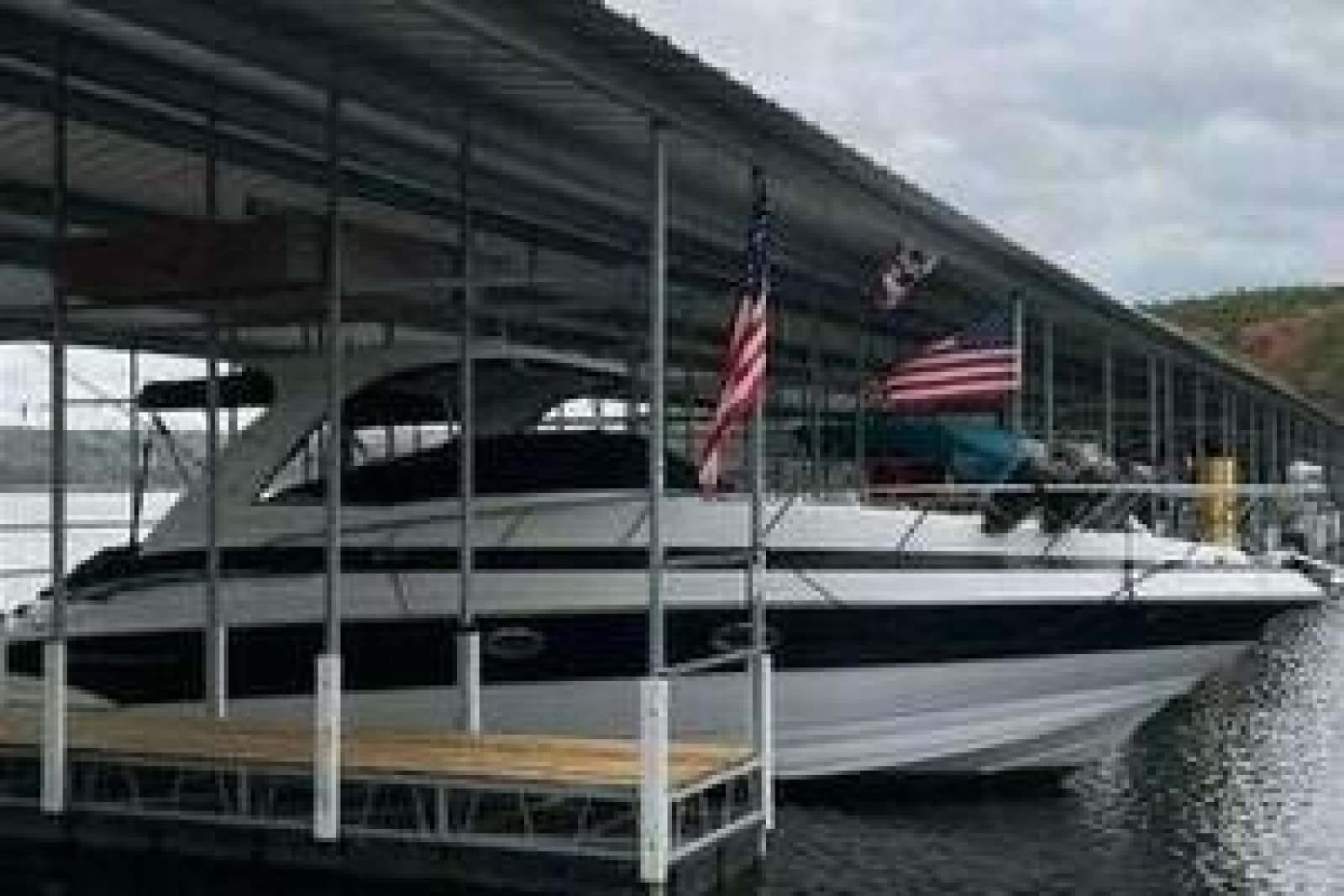 2006 Crownline 340 CR - Photo 1