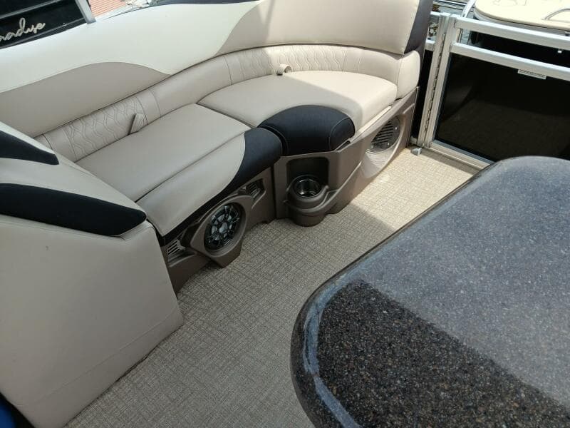 2023 Tahoe Pontoon LTZ 2385 Entertainer