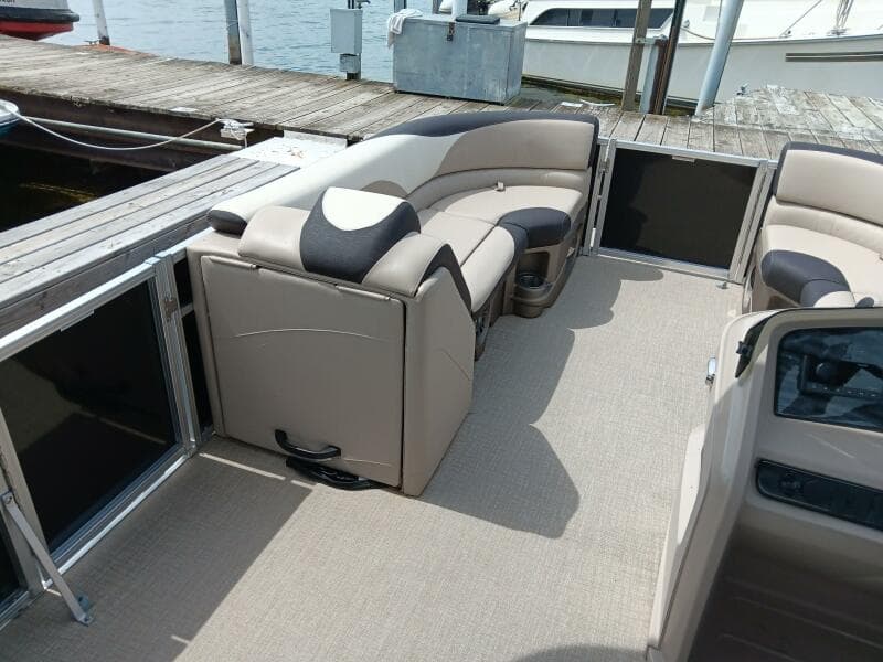 2023 Tahoe Pontoon LTZ 2385 Entertainer