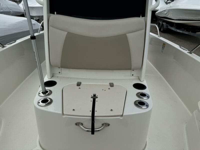 2019 Boston Whaler 210 Dauntless