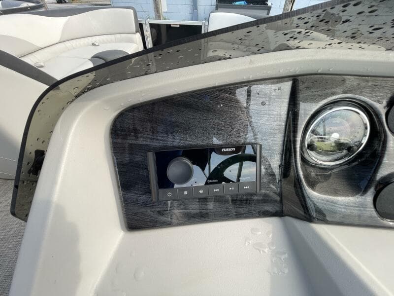 2023 Tahoe Pontoon LTZ 2385 Rear Fish