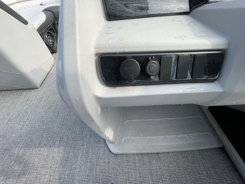 2023 Tahoe Pontoon LTZ 2385 Rear Fish