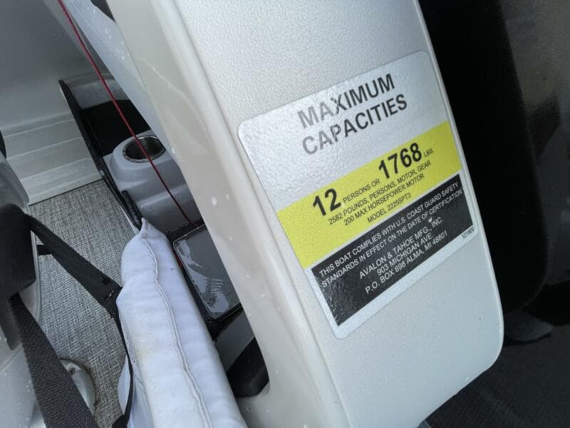 2023 Tahoe Pontoon LTZ 2385 Rear Fish