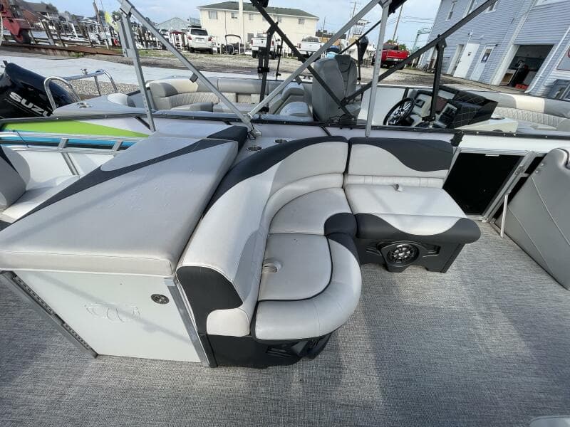 2023 Tahoe Pontoon LTZ 2385 Rear Fish