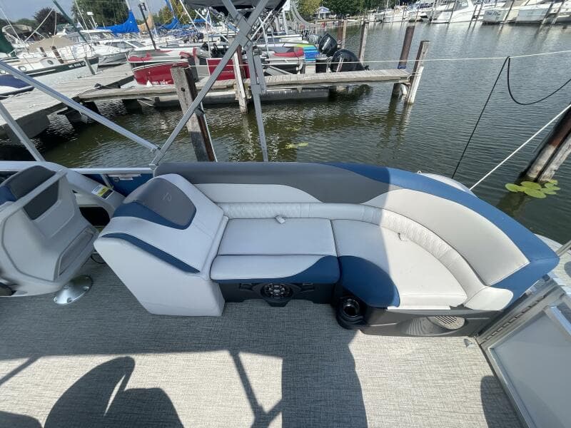 2023 Tahoe Pontoon LTZ 2385 Quad Lounger