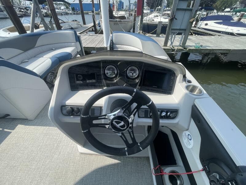 2023 Tahoe Pontoon LTZ 2385 Quad Lounger