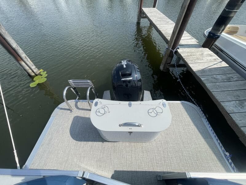 2023 Tahoe Pontoon LTZ 2385 Quad Lounger