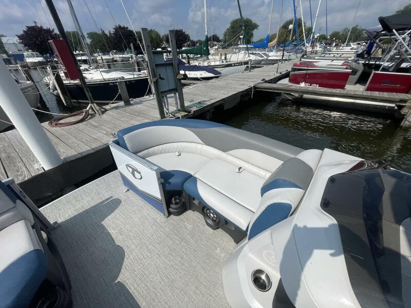2023 Tahoe Pontoon LTZ 2385 Quad Lounger