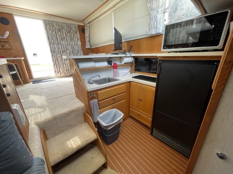 1989 Silverton 37 Convertible