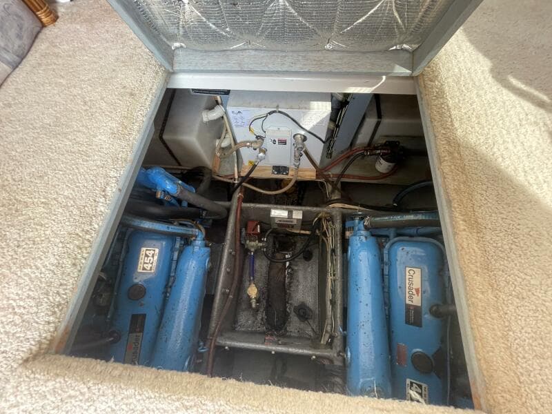 1989 Silverton 37 Convertible