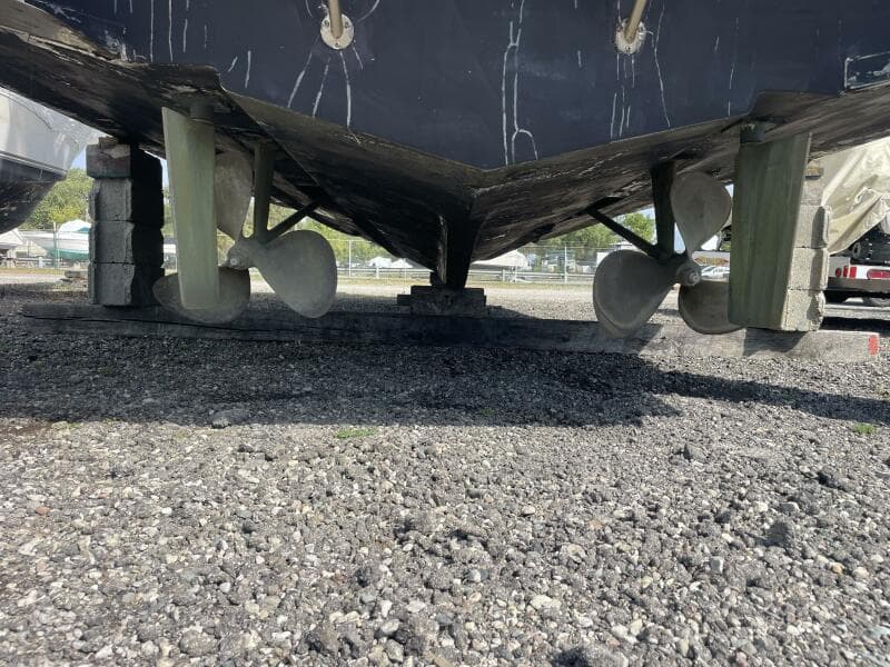 1989 Silverton 37 Convertible