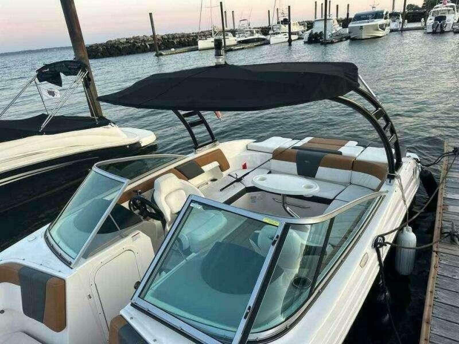2023 Chaparral 230 SSi - Photo 2