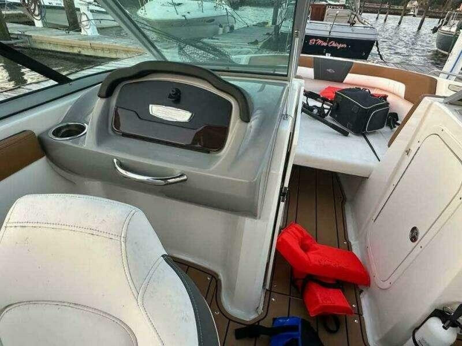 2023 Chaparral 230 SSi - Photo 4