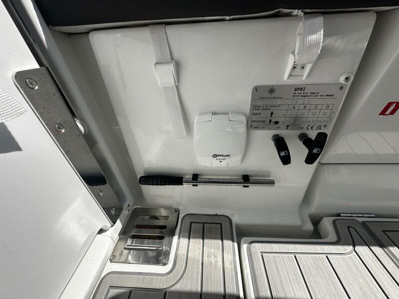 2024 Jeanneau 9.0 Leader