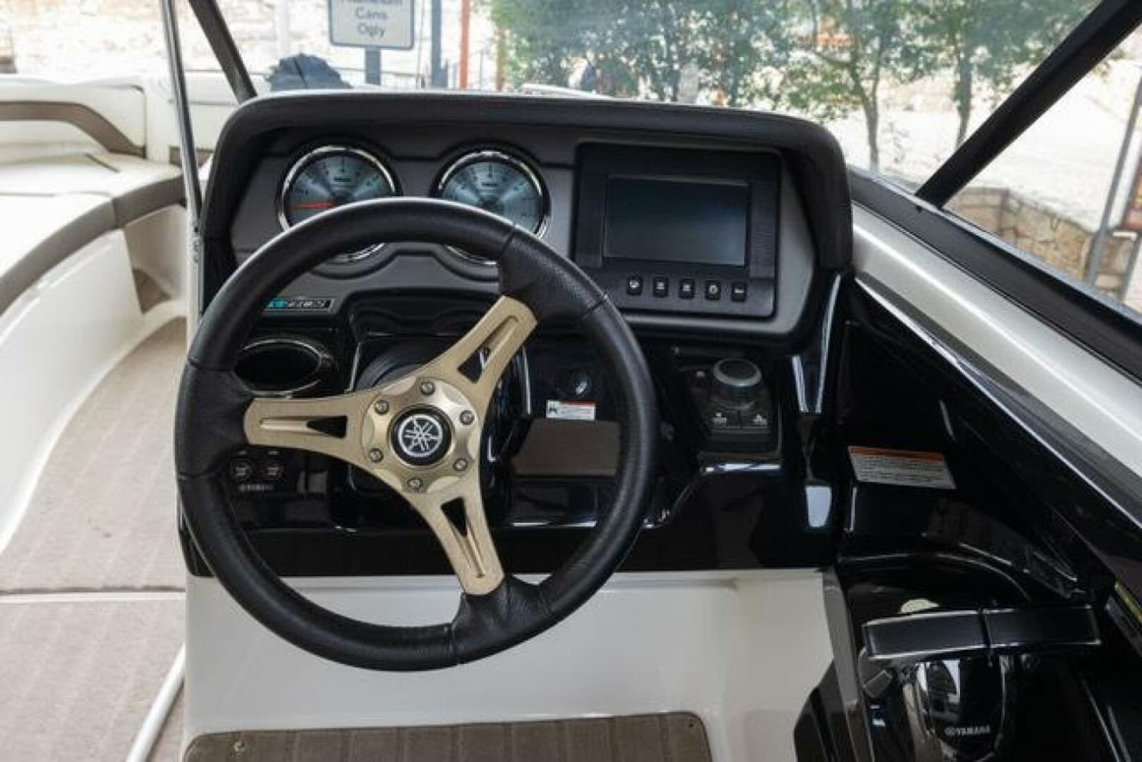 2016 Yamaha Boats 242 Limited S E-Series - Photo 37