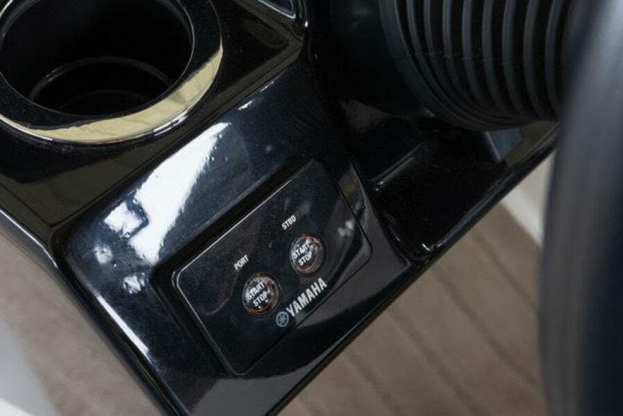 2016 Yamaha Boats 242 Limited E-Series