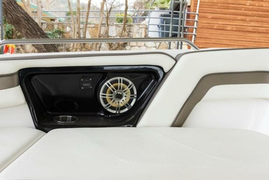 2016 Yamaha Boats 242 Limited E-Series