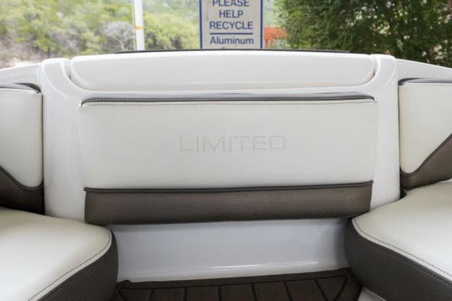 2016 Yamaha Boats 242 Limited E-Series