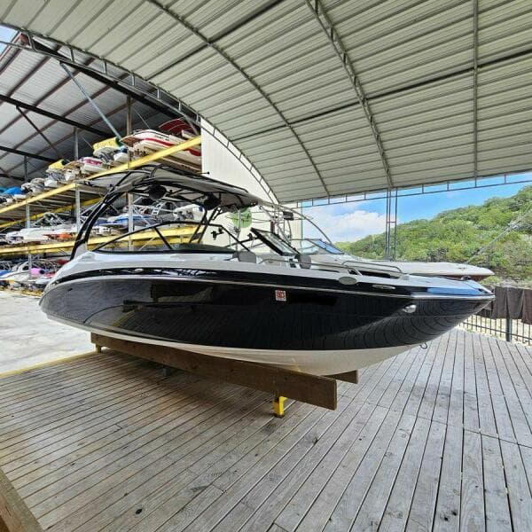 2016 Yamaha Boats 242 Limited E-Series