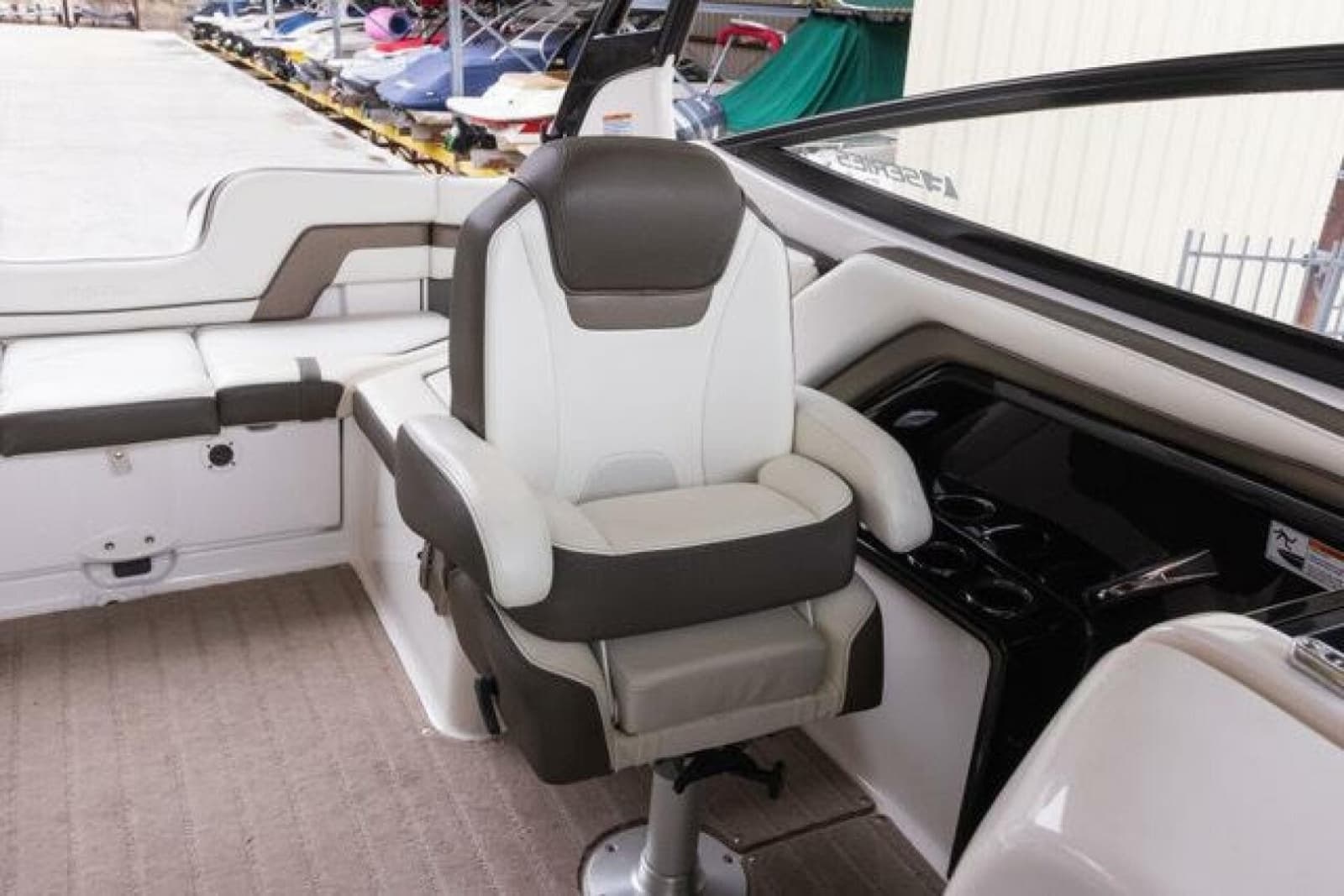 2016 Yamaha Boats 242 Limited S E-Series - Photo 43