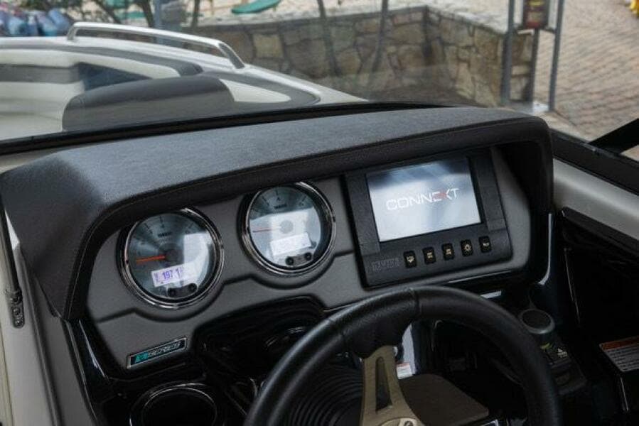 2016 Yamaha Boats 242 Limited E-Series