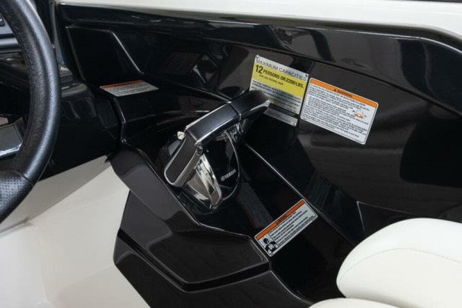 2016 Yamaha Boats 242 Limited E-Series