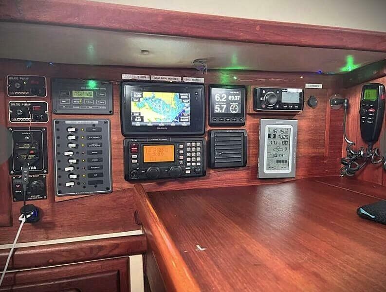 1995 Pacific Seacraft 37