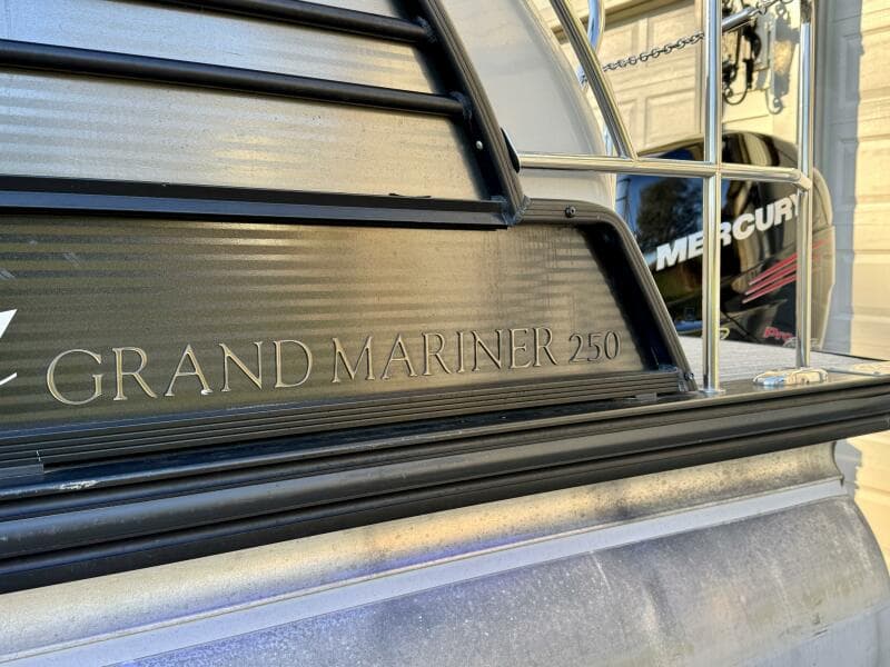 2016 Harris Grand Mariner 250 SLEC Tritoon