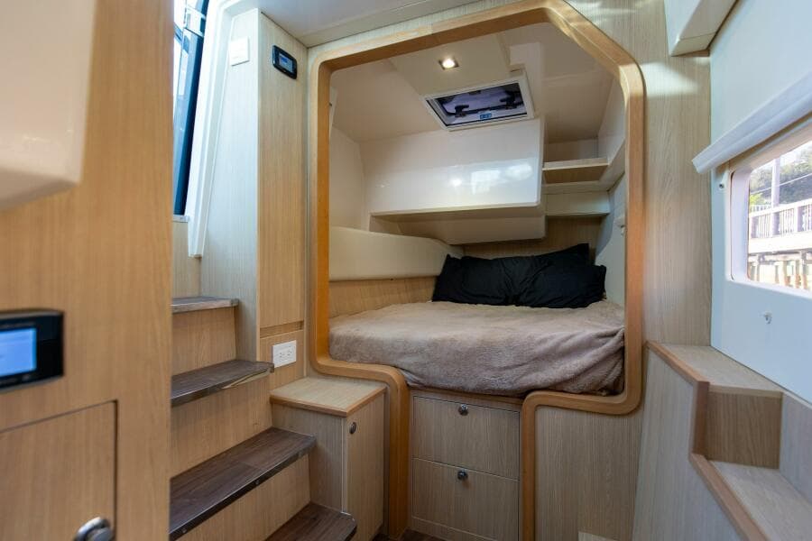 2018 36 Aquila 36 Power Cat Katz Azz Starboard Stateroom