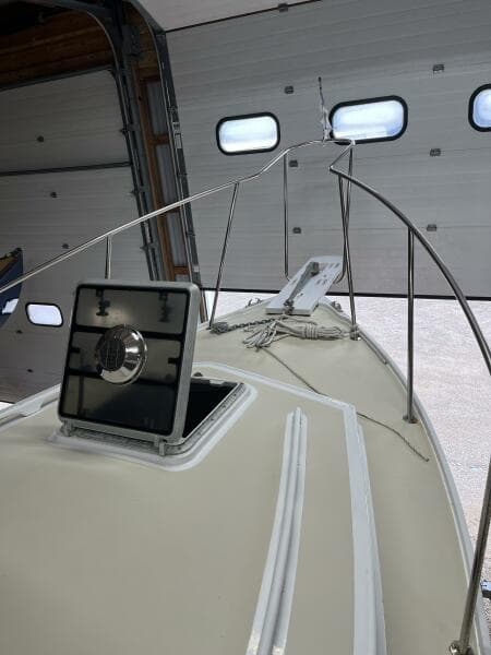 DASH cabintop hatch, fore deck, anchor pulpit