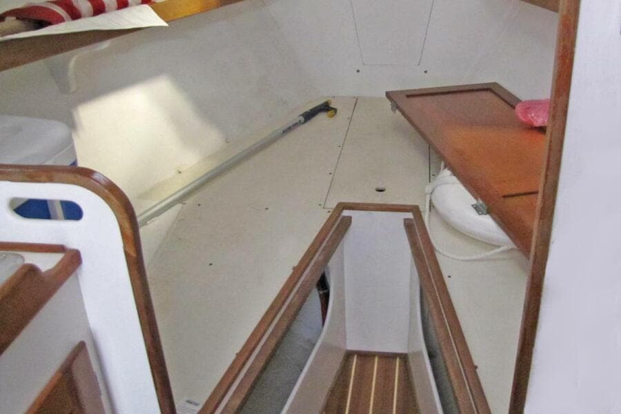 DASH vee berths w/o cushions