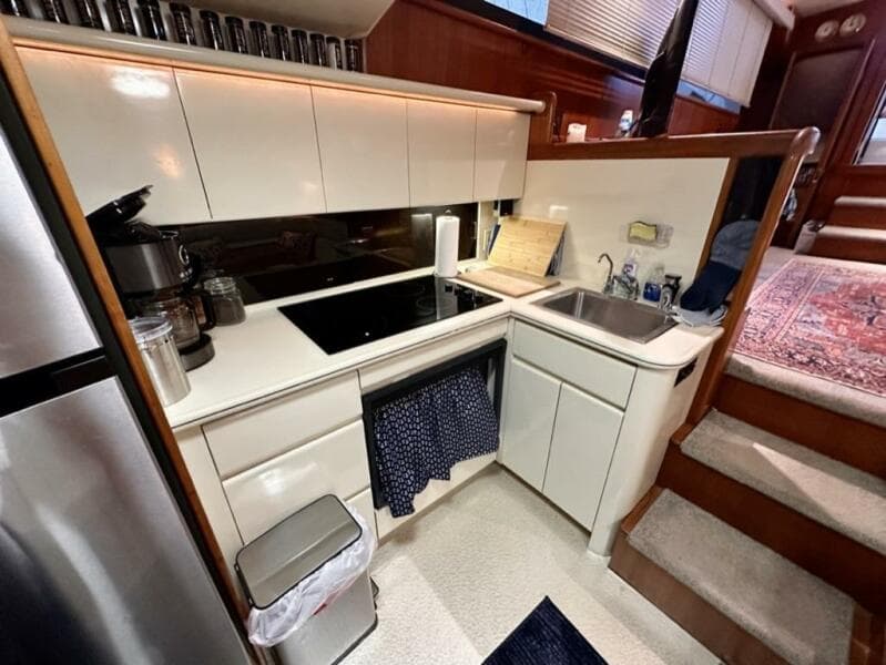 1989 Viking 44 Motor Yacht