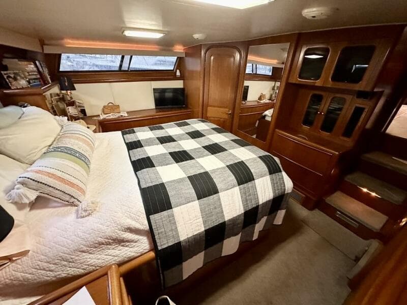 1989 Viking 44 Motor Yacht