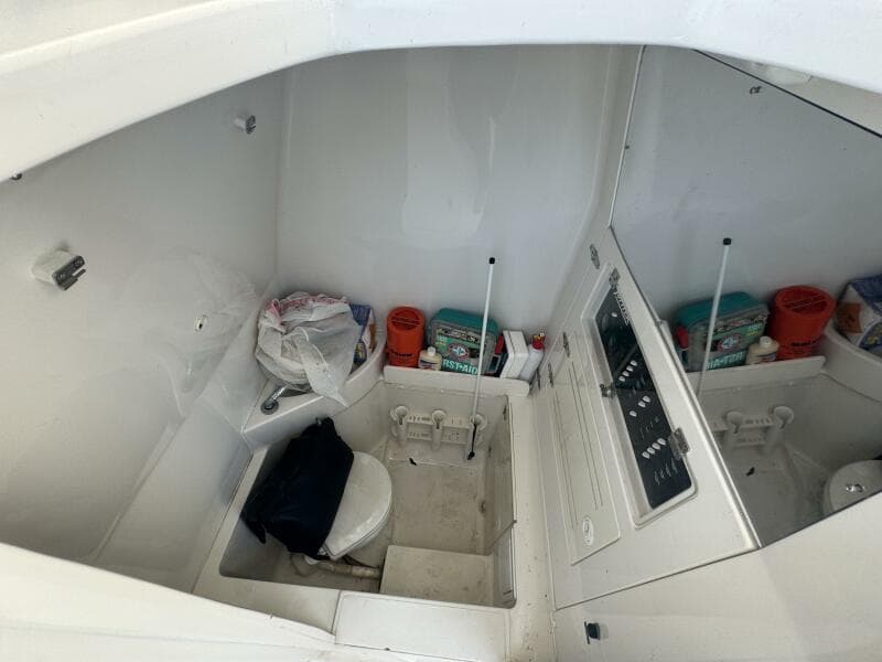 2006 Jupiter 31 CC Forward Seating