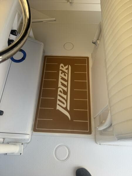 2006 Jupiter 31 CC Forward Seating